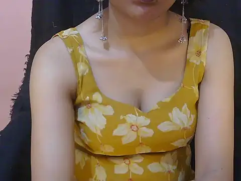 Cute Pihu01 online show from May 17, 6:48 pm