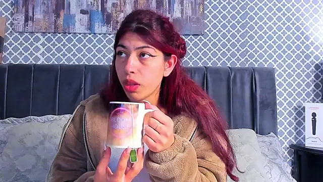 Cassie bloom online show from February 26, 9:21 am