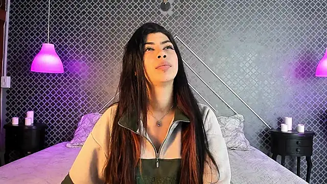 Cassie bloom online show from May 13, 3:37 am