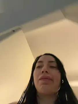 Mia Splash online show from March 18, 1:14 pm