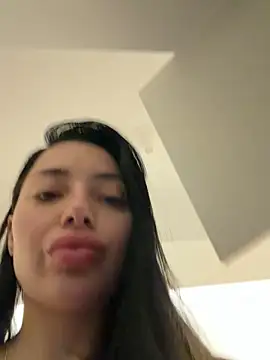 Snapshot of Mia_Splash chatting on April 22, 2:58 am Mia Splash online show from April 22, 2:58 am
