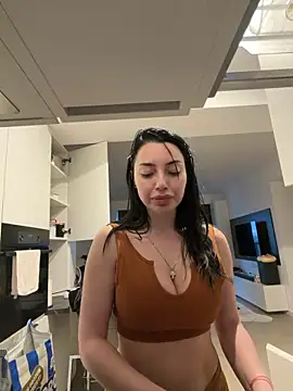 Snapshot of Mia_Splash chatting on April 22, 4:52 pm Mia Splash online show from April 22, 4:52 pm