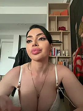 Snapshot of Mia_Splash chatting on April 27, 4:05 pm Mia Splash online show from April 27, 4:05 pm