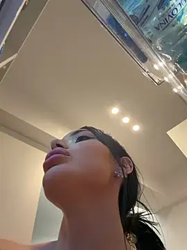 Snapshot of Mia_Splash chatting on May 15, 7:32 pm Mia Splash online show from May 15, 7:32 pm