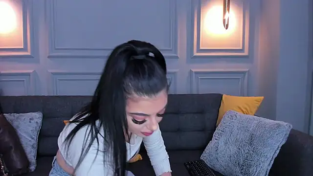 Snapshot of BridgitteBia chatting on February 26, 9:58 pm BridgitteBia online show from February 26, 9:58 pm