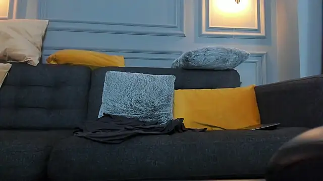 Snapshot of BridgitteBia chatting on March 4, 11:32 pm BridgitteBia online show from March 4, 11:32 pm