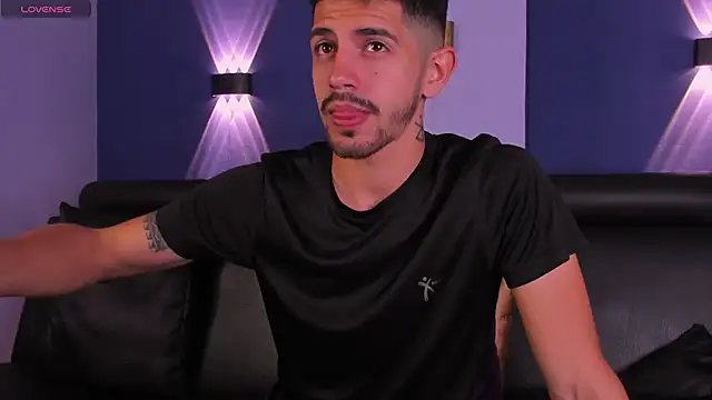 Snapshot of AlejandroStormm chatting on October 1, 8:15 pm AlejandroStormm online show from October 1, 8:15 pm