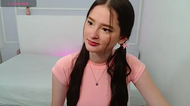 Snapshot of JasmineBella0 chatting on March 14, 7:34 pm JasmineBella0 online show from March 14, 7:34 pm