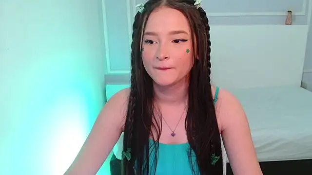 Snapshot of JasmineBella0 chatting on March 17, 7:37 pm JasmineBella0 online show from March 17, 7:37 pm