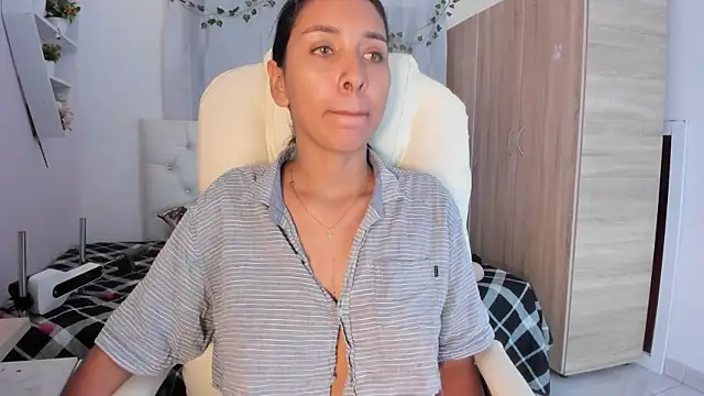 Emma lorense22 online show from November 27, 7:27 pm