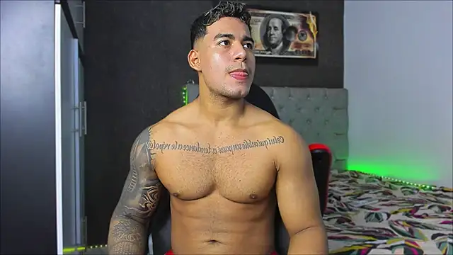 luigi hot  online show from October 4, 3:04 am