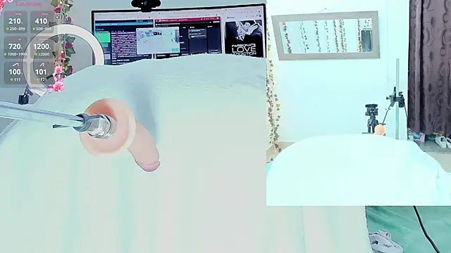 Snapshot of Genesis_Love__ chatting on March 21, 9:23 am Genesis Love online show from March 21, 9:23 am