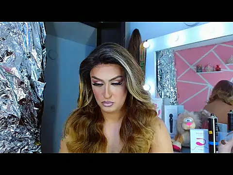 crsthinasweet online show from April 5, 6:05 pm