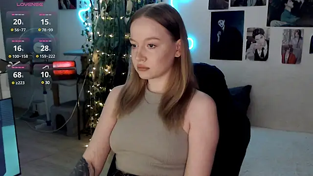 Snapshot of lissallor_ chatting on March 5, 9:27 am lissallor online show from March 5, 9:27 am