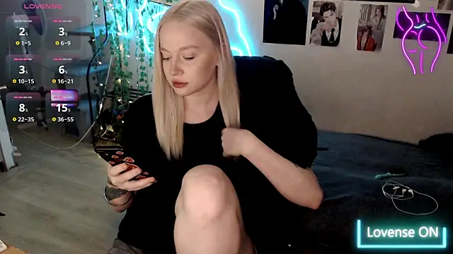 Snapshot of lissallor_ chatting on March 21, 1:23 pm lissallor online show from March 21, 1:23 pm
