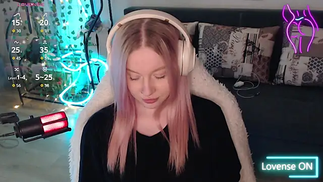 Snapshot of lissallor_ chatting on October 4, 12:52 am lissallor online show from October 4, 12:52 am