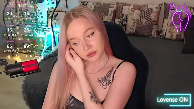 Snapshot of lissallor_ chatting on October 6, 3:31 pm lissallor online show from October 6, 3:31 pm