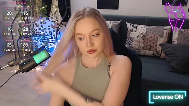 Snapshot of lissallor_ chatting on October 18, 8:20 pm lissallor online show from October 18, 8:20 pm