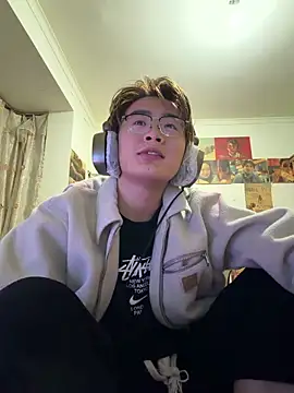 Snapshot of Anson0722 chatting on April 1, 3:31 pm Anson0722 online show from April 1, 3:31 pm