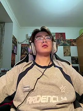 Snapshot of Anson0722 chatting on April 7, 1:33 pm Anson0722 online show from April 7, 1:33 pm