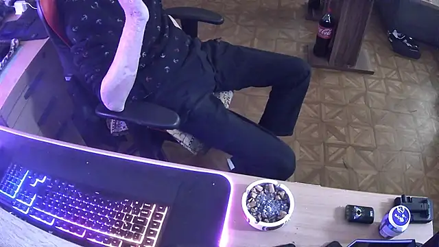 DerGeileLoveboy online show from April 13, 4:12 pm