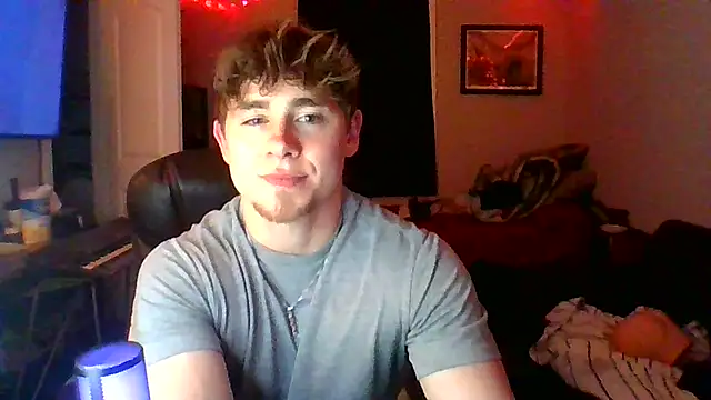 Snapshot of JCstrings chatting on February 26, 8:48 am JCstrings online show from February 26, 8:48 am