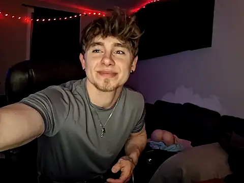 Snapshot of JCstrings chatting on March 16, 7:59 am JCstrings online show from March 16, 7:59 am