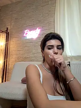 Bella Posh online show from February 1, 7:18 am