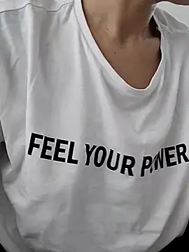 Snapshot of BUSE8821 chatting on September 25, 8:51 am BUSE8821 online show from September 25, 8:51 am