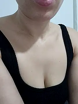 Snapshot of BUSE8821 chatting on October 21, 9:04 pm BUSE8821 online show from October 21, 9:04 pm