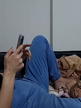 Snapshot of BUSE8821 chatting on October 30, 8:53 pm BUSE8821 online show from October 30, 8:53 pm