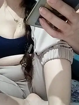 Snapshot of BUSE8821 chatting on November 28, 8:11 pm BUSE8821 online show from November 28, 8:11 pm