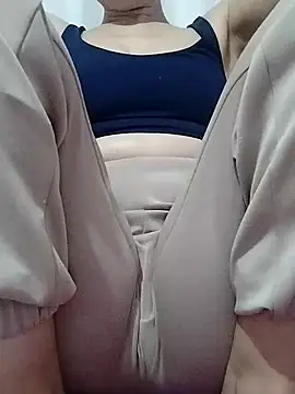 Snapshot of BUSE8821 chatting on December 3, 11:03 pm BUSE8821 online show from December 3, 11:03 pm