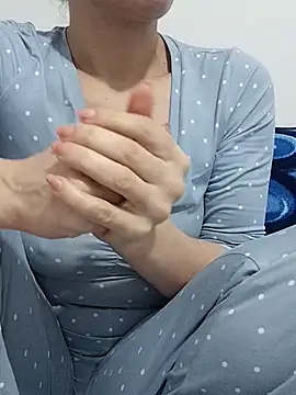 Snapshot of BUSE8821 chatting on December 20, 2:24 pm BUSE8821 online show from December 20, 2:24 pm