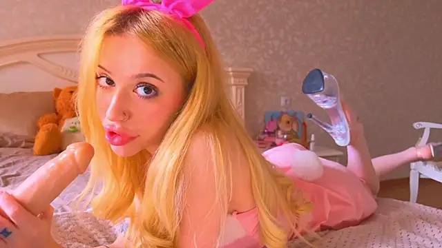 Snapshot of _BunnyDollStella_ chatting on October 5, 5:28 am  BunnyDollStella  online show from October 5, 5:28 am