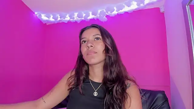 violett 24  online show from March 5, 7:06 pm