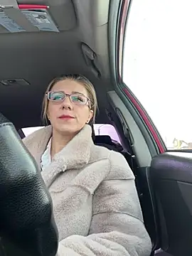 Snapshot of Lusi_Luxary chatting on March 9, 5:00 am Lusi Luxary online show from March 9, 5:00 am