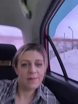 Snapshot of Lusi_Luxary chatting on March 9, 10:19 am Lusi Luxary online show from March 9, 10:19 am