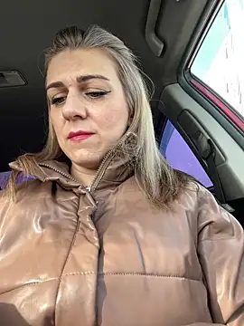 Snapshot of Lusi_Luxary chatting on March 14, 7:37 am Lusi Luxary online show from March 14, 7:37 am