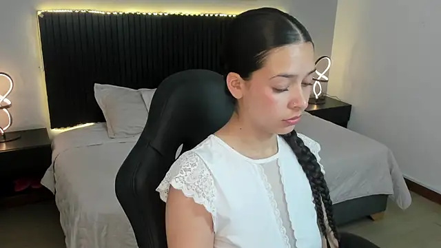 angeline davies online show from October 28, 3:43 am