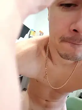 Snapshot of GoodGG chatting on January 9, 1:14 pm GoodGG online show from January 9, 1:14 pm