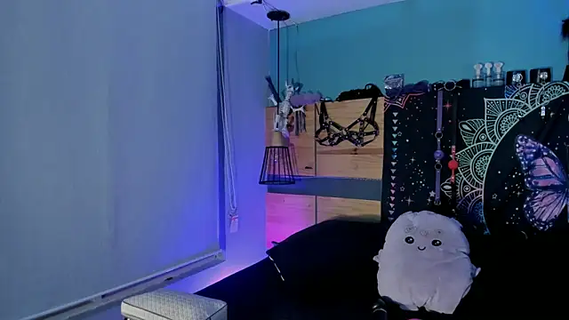 ChloeAllennn online show from May 18, 11:21 pm
