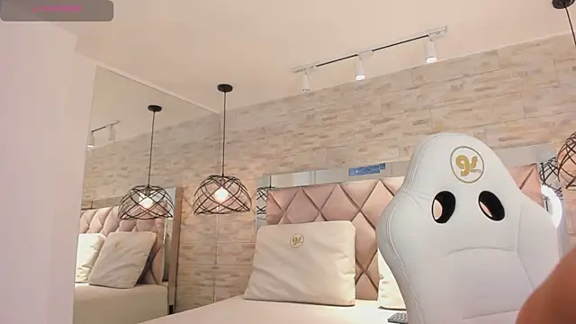 Snapshot of celene_midnight chatting on March 10, 6:56 pm celene midnight online show from March 10, 6:56 pm