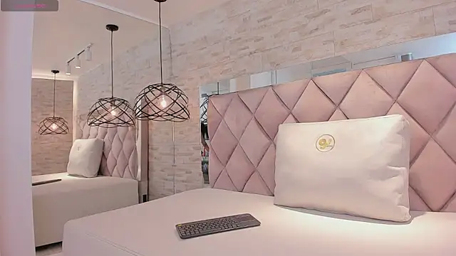 Snapshot of celene_midnight chatting on March 14, 7:12 pm celene midnight online show from March 14, 7:12 pm