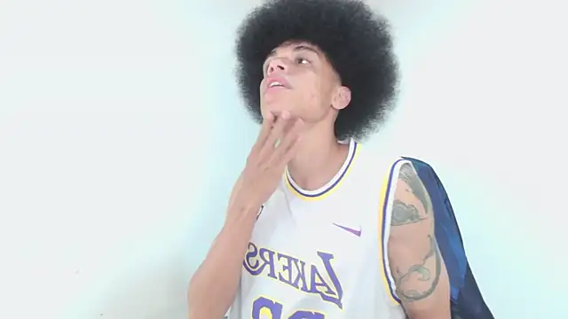 Smith Gael online show from February 20, 9:04 pm