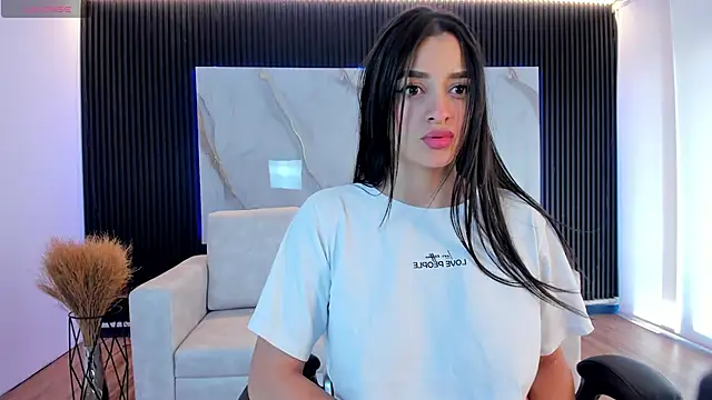 Ivaannaa  online show from October 8, 2:25 pm