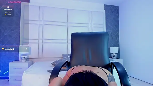 Ivaannaa  online show from March 13, 11:50 am