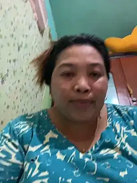 Snapshot of Sweet_fatty18 chatting on December 5, 3:59 am Sweet fatty18 online show from December 5, 3:59 am