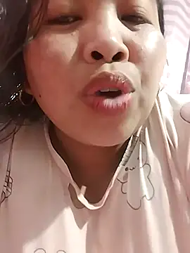 Snapshot of Sweet_fatty18 chatting on December 7, 4:42 am Sweet fatty18 online show from December 7, 4:42 am