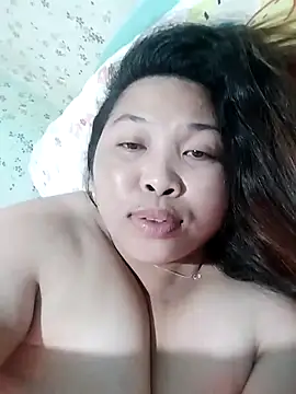 Snapshot of Sweet_fatty18 chatting on March 5, 8:21 am Sweet fatty18 online show from March 5, 8:21 am